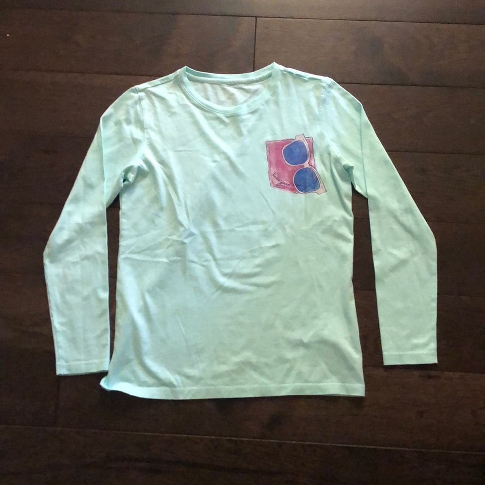 super cute vineyard vines shirt!!